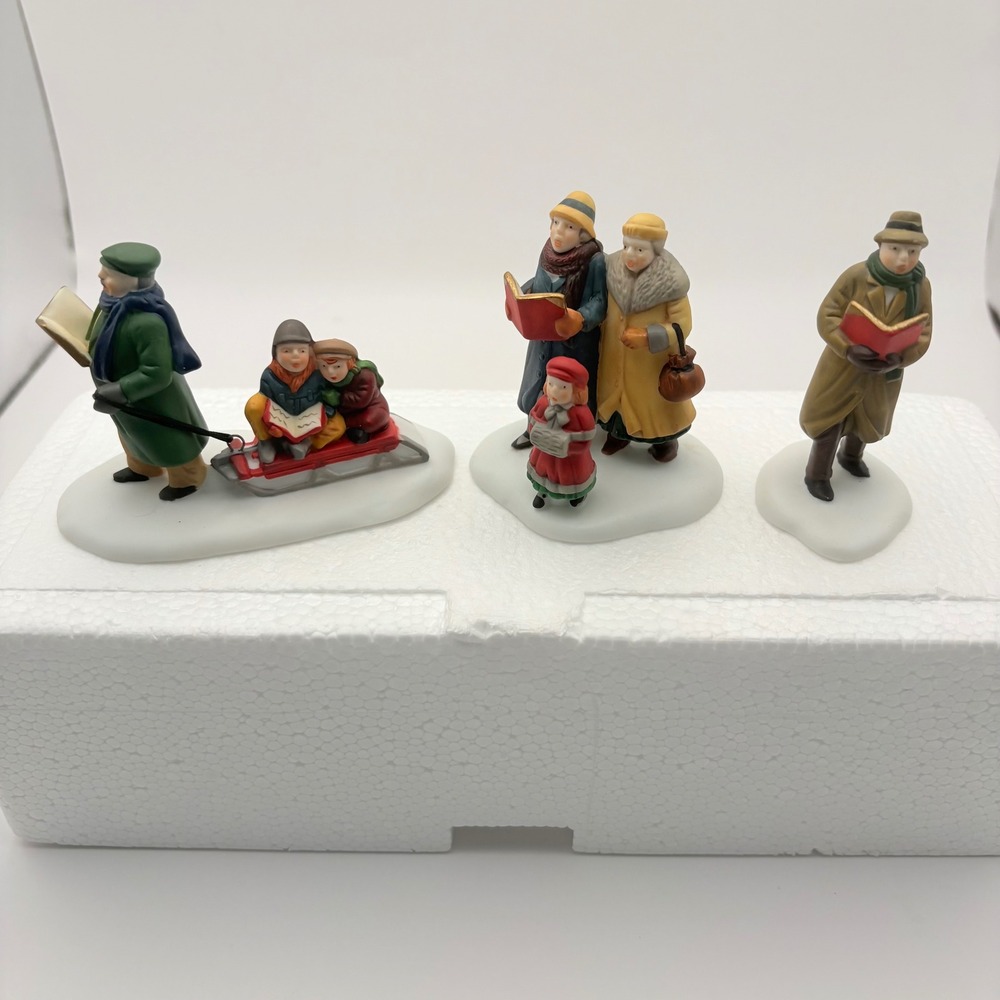 Department 56 Heritage Village Caroling Thru The City Set of 3 Porcelain Figures